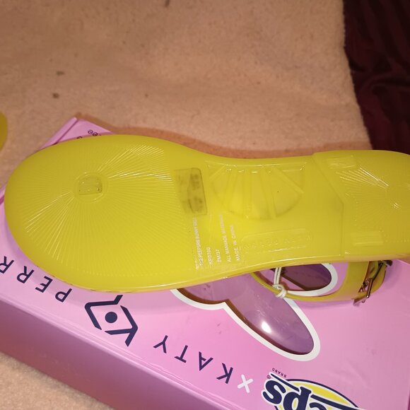 NEW Katy Perry The Peeps Bunny Geli Sandal in Peeps Yellow 7M/37 - Picture 8 of 15